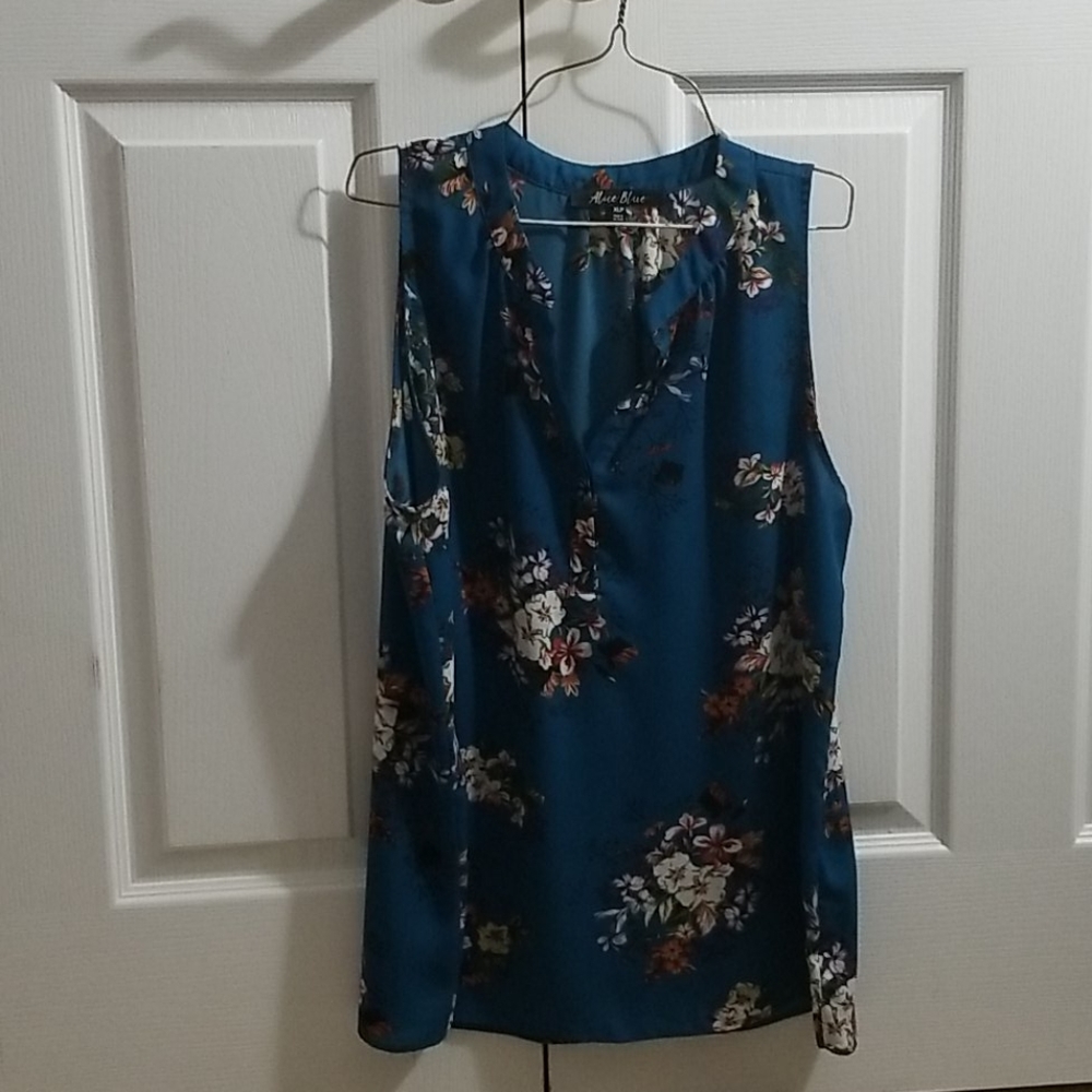 Alice Blue~ floral blouse